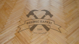 Шпатлевания паркета клеем